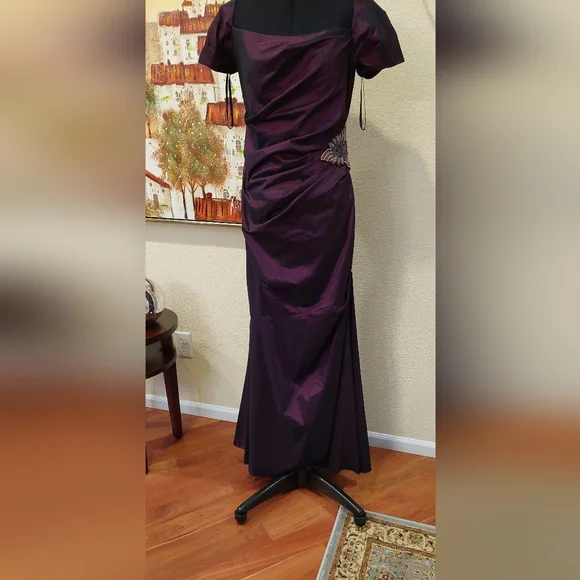 david meister purple dress V-Neck Knee-Length Dress